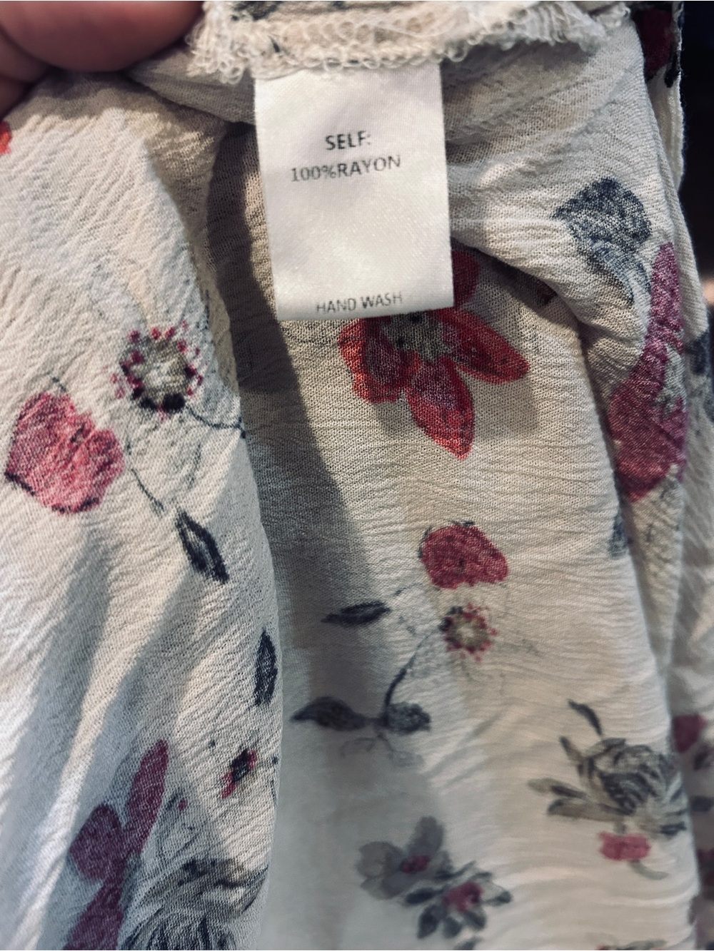 easel White Rayon Floral Duster with Red and Pink Flowers - Picture 12 of 12